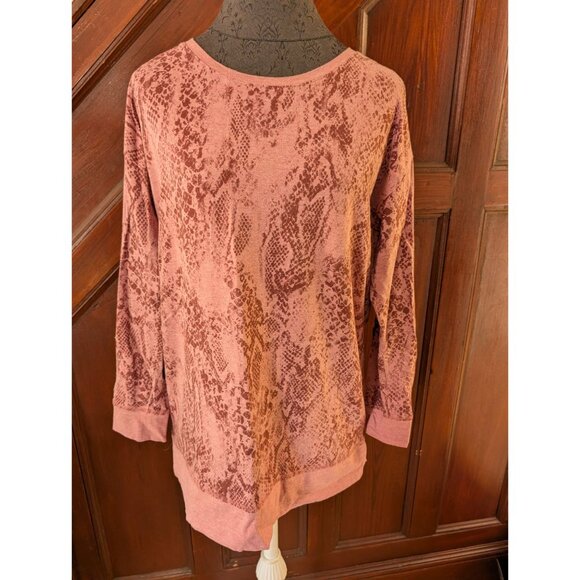 Chicos Womens Pink Snake Print Long Sleeve Tunic Top Size 1 Relaxed Fit - Picture 1 of 4